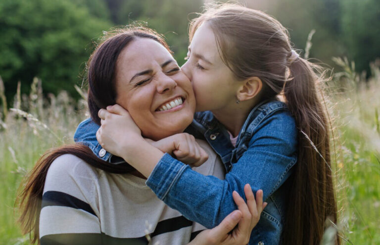 El viaje de ser mujer: hormonas, sentimientos y espiritualidad. Abrazando cada etapa, un día a la vez